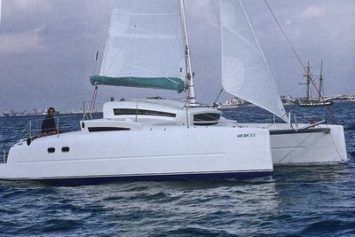 sailing catamaran 33